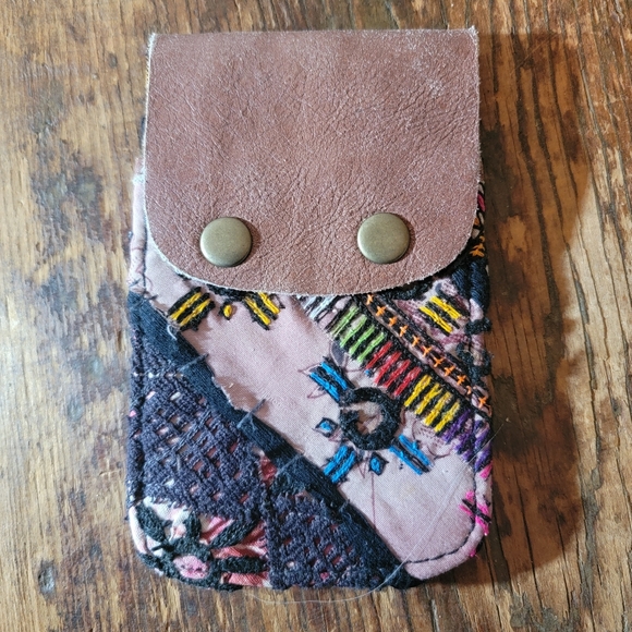 🌎👽 Free People Boho Embroidered Repurposed vtg banjara hippie Wallet card case - Picture 8 of 14